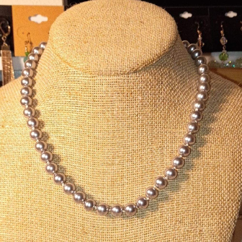 Elegant Silver Pearl Necklace 16 In Long